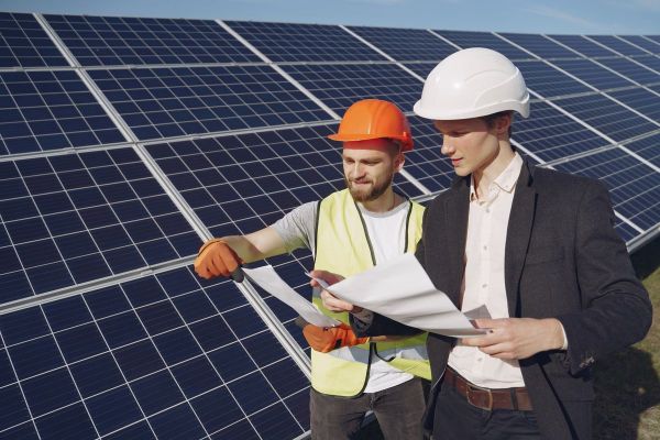 Top 5 Raisons de Devenir Ingénieur en Énergies Renouvelables
